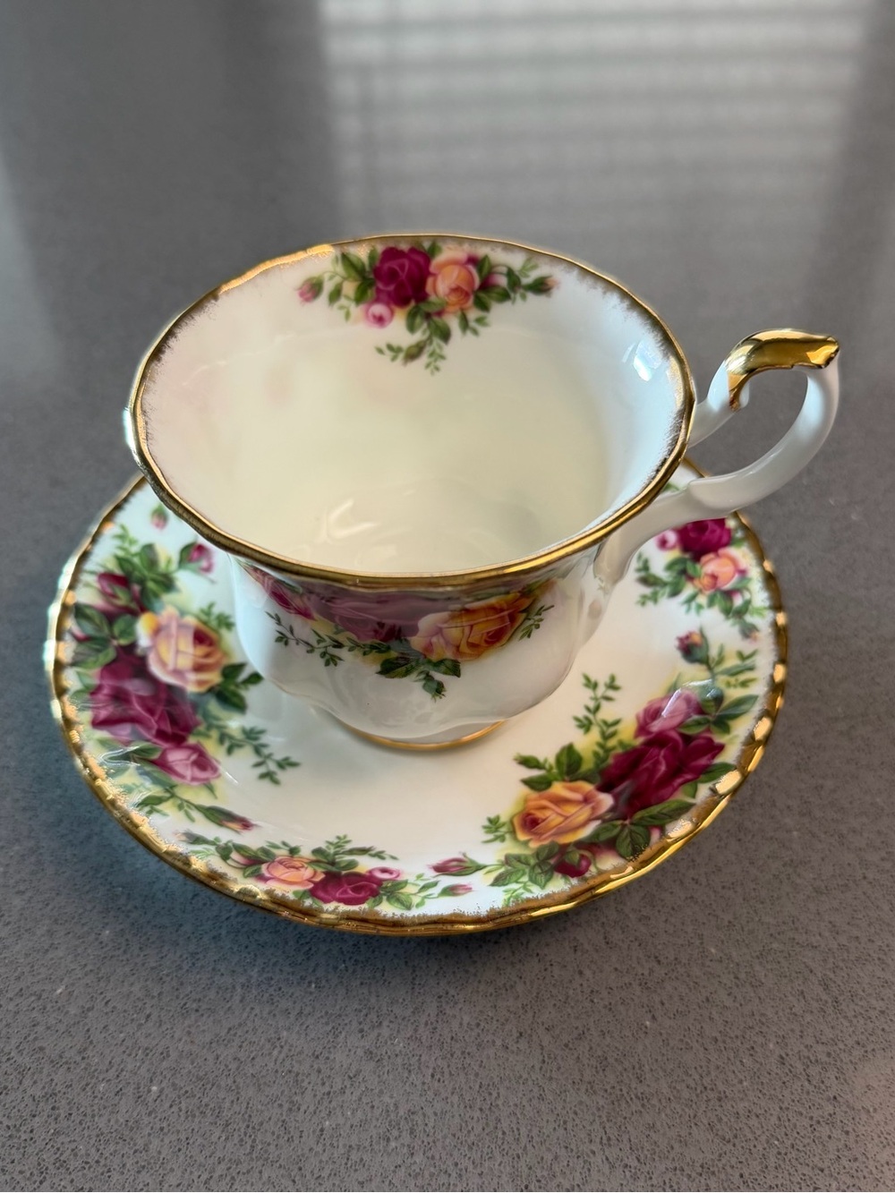 Royal Albert Old Country Roses Teacup & Saucer England Bone China 1962